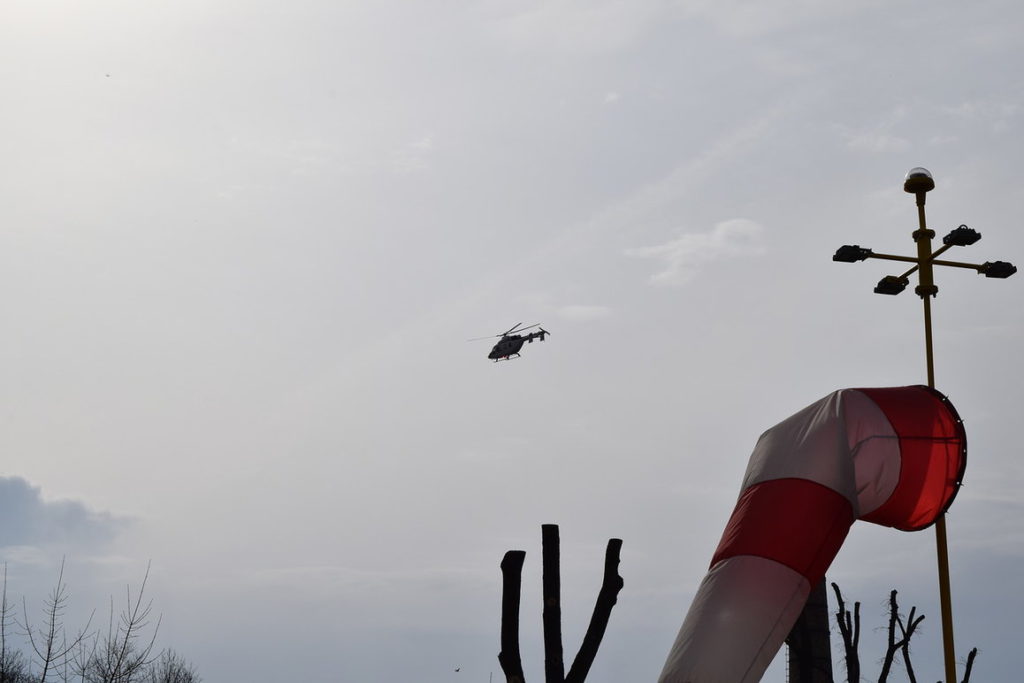 Вертолет "Ансат" возвращается с пострадавшим на борту